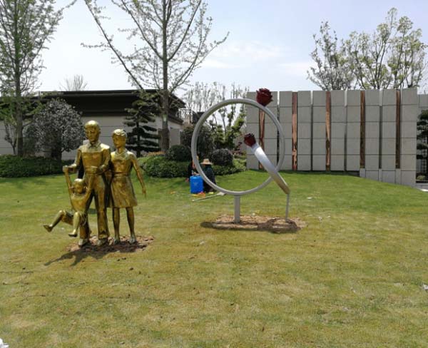 安徽雕塑公司的雕塑作品在藝術(shù)創(chuàng)作中的個性化表達(dá)有哪些？