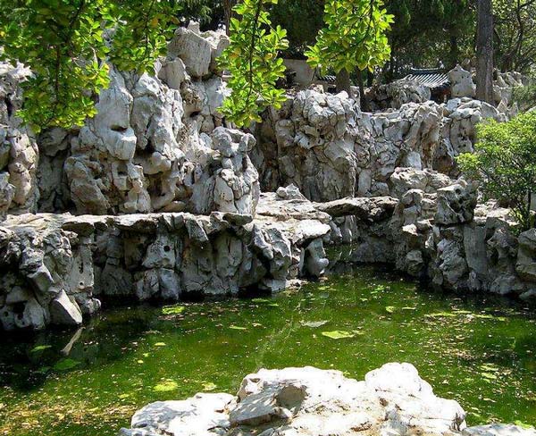 安徽雕塑公司簡(jiǎn)述藝術(shù)品為何會(huì)上銹？